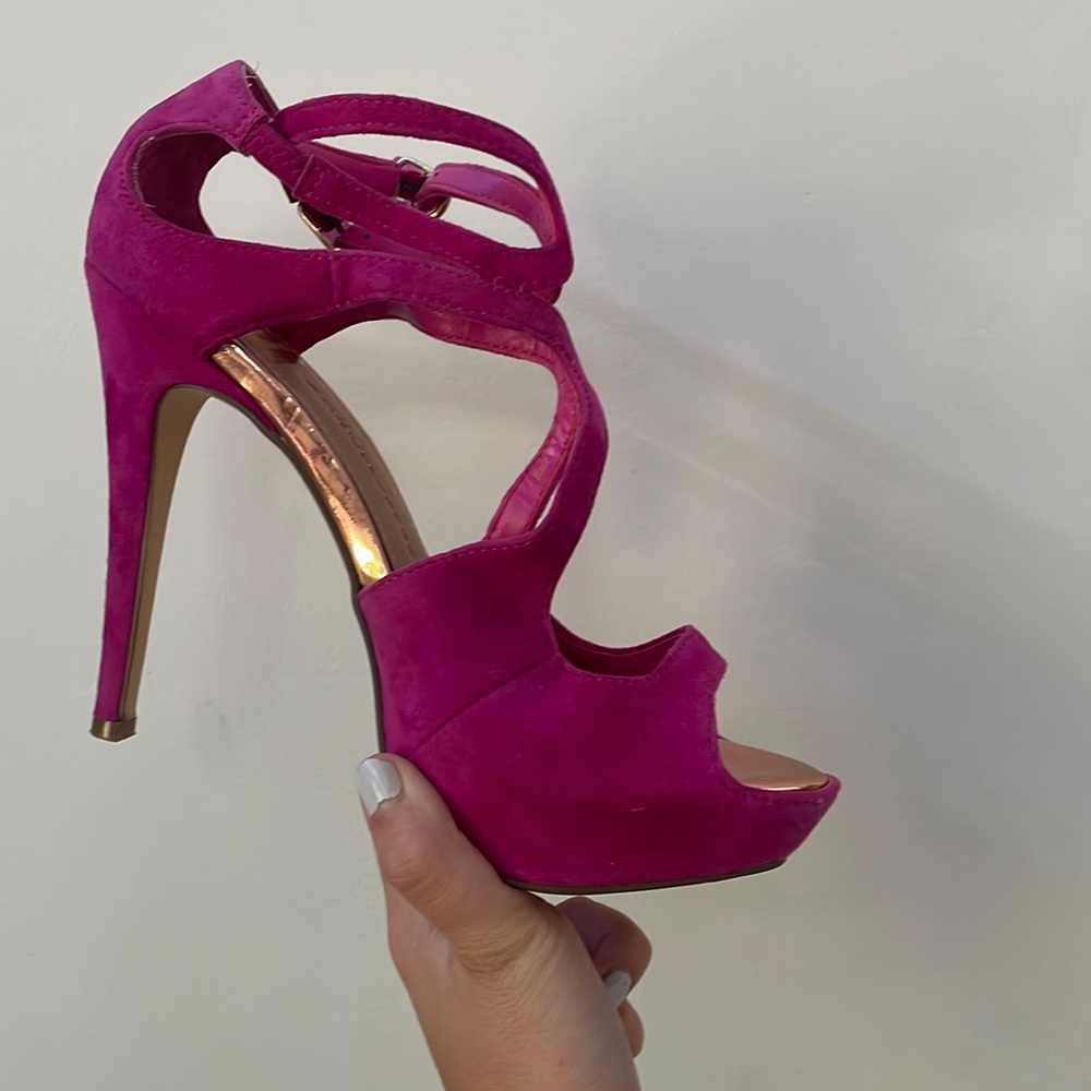 Dolce Vita Heels in fuscha size 7.5 worn once